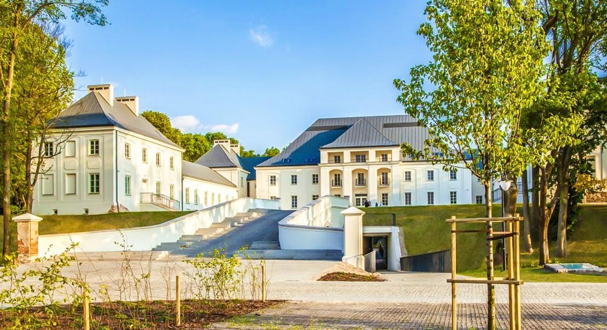 Wiosna: elegancki 4* hotel ze śniadaniami w Zamku Janów Podlaski za 189 PLN/pokój