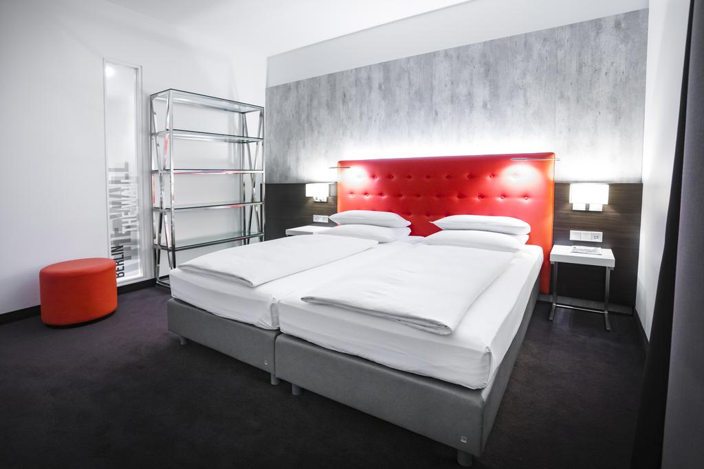 Select Hotel Berlin The Wall