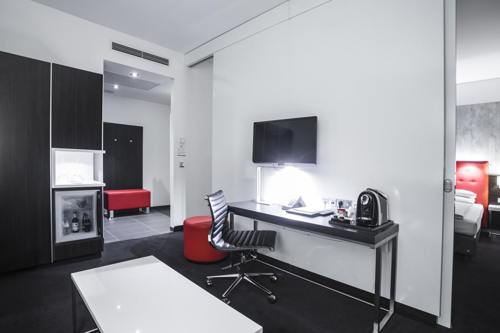 Select Hotel Berlin The Wall