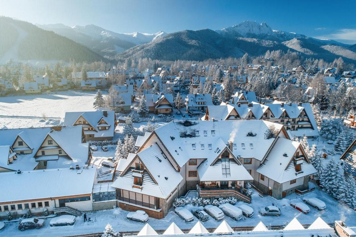 Zima 2021: noclegi ze śniadaniami na Podhalu i w Beskidzie Śląskim oraz Sądeckim od 250 PLN/pokój (zbiór)