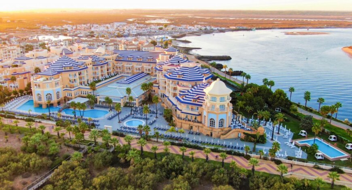 Majówka na hiszpańskiej wyspie Isla Canela: tydzień w 4* hotelu z wyżywieniem za 1785 PLN. Wylot z Warszawy