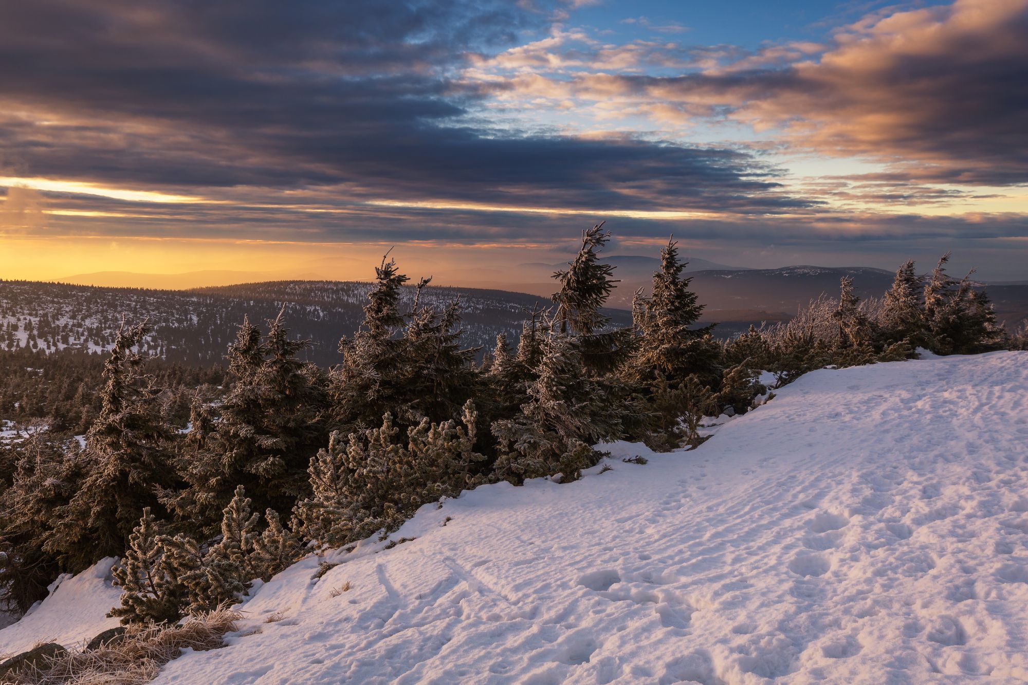 Ferie zimowe w Karkonoszach: zbiór noclegów w Karpaczu i Szklarskiej Porębie już od 148 PLN/pokój
