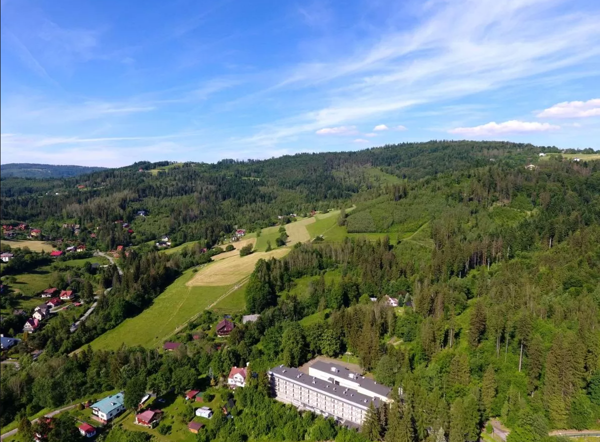 Wycieczka w Beskidy: 3* hotel ze śniadaniami w spokojnej części Wisły za 142 PLN/pokój. Terminy w 2021 roku