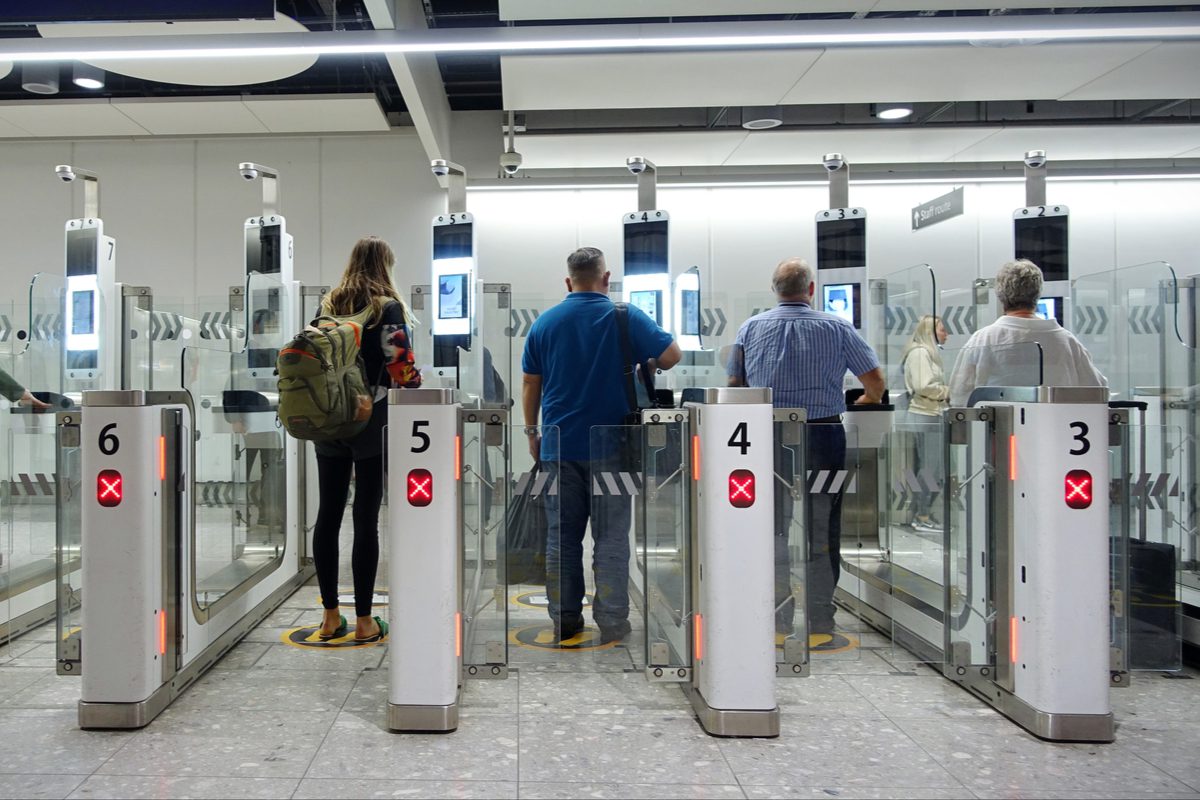 ECDC: Kwarantanna i testy dla podróżnych w większości przypadków są bez sensu!