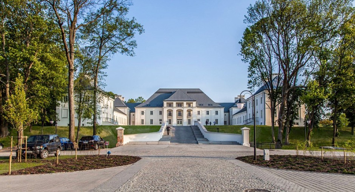 Po królewsku: noclegi ze śniadaniami w 4* hotelu Zamek Janów Podlaski za 189 PLN/pokój