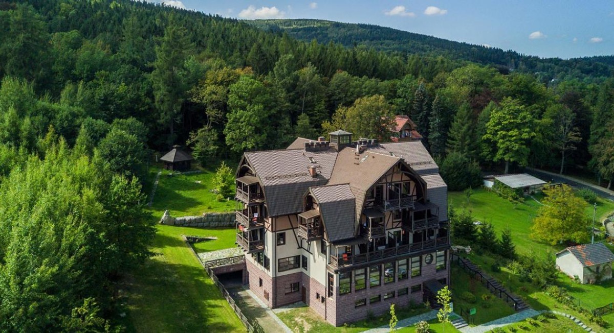 Wyprzedaż weekendowa w Travelist: złapcie okazję! Na przykład noclegi z wyżywieniem w 3* hotelu w Sudetach za 199 PLN/pokój