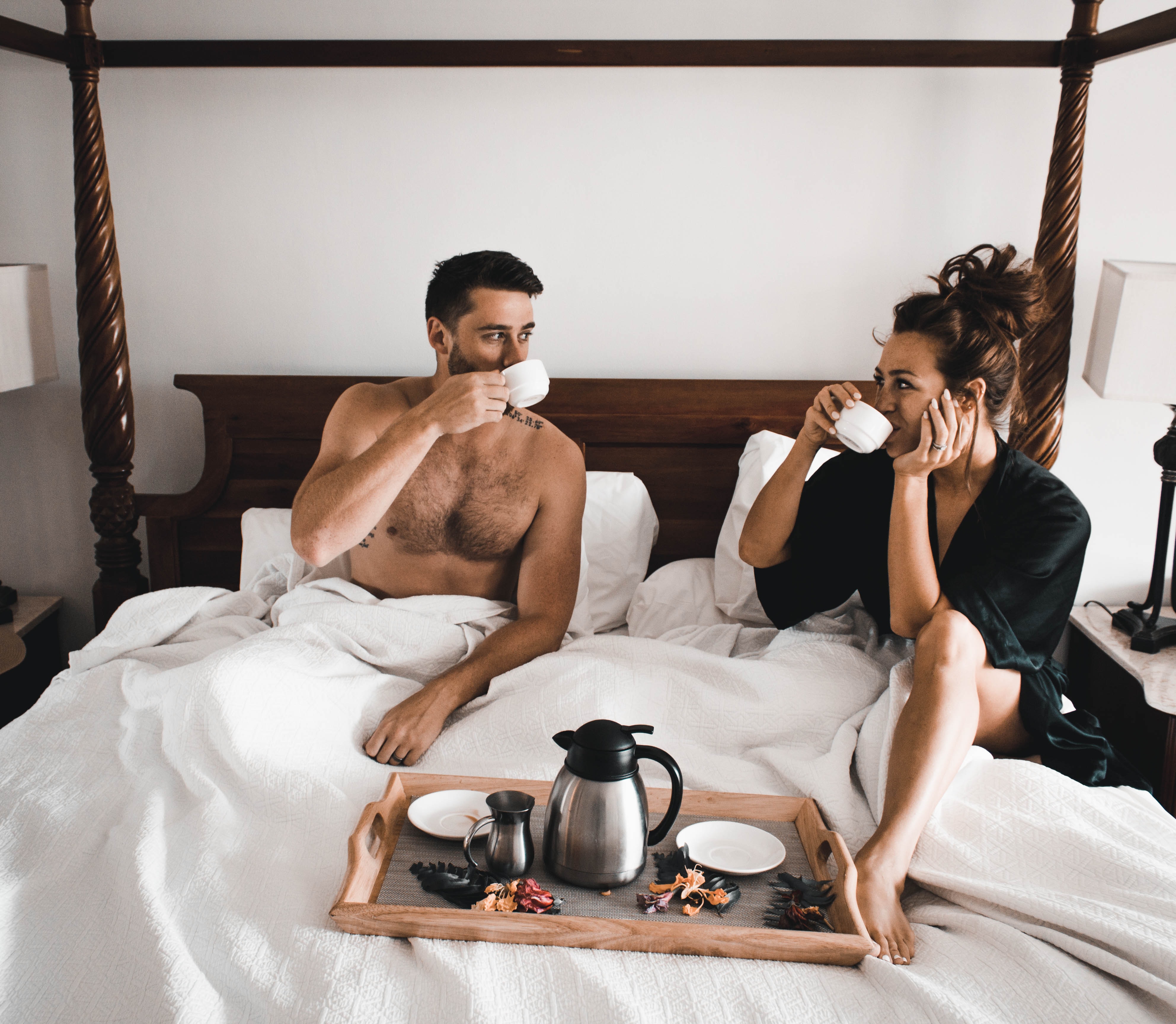 Mąż wystawił negatywną opinię dla hotelu, bo… masażysta uwiódł tam jego żonę