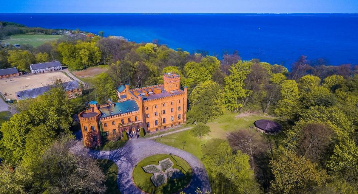 Wiosna nad Zatoką Pucką: noclegi ze śniadaniami w Zamku Jan III Sobieski za 259 PLN/pokój