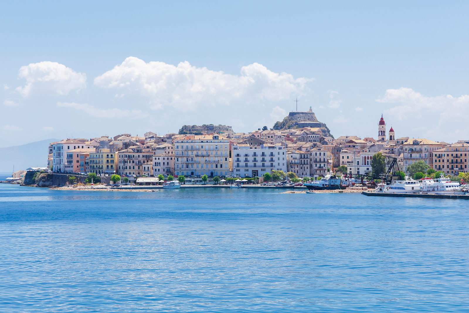 Majowy tydzień na Korfu za 933 PLN. Loty z Warszawy i 3* hotel (ze śniadaniami) przy plaży