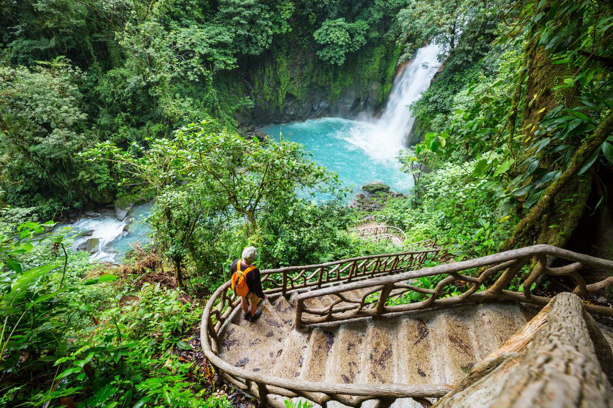 Warto 🔥 Loty do Kostaryki z Warszawy od 2198 PLN 😍✈️ Również na majówkę ❗️