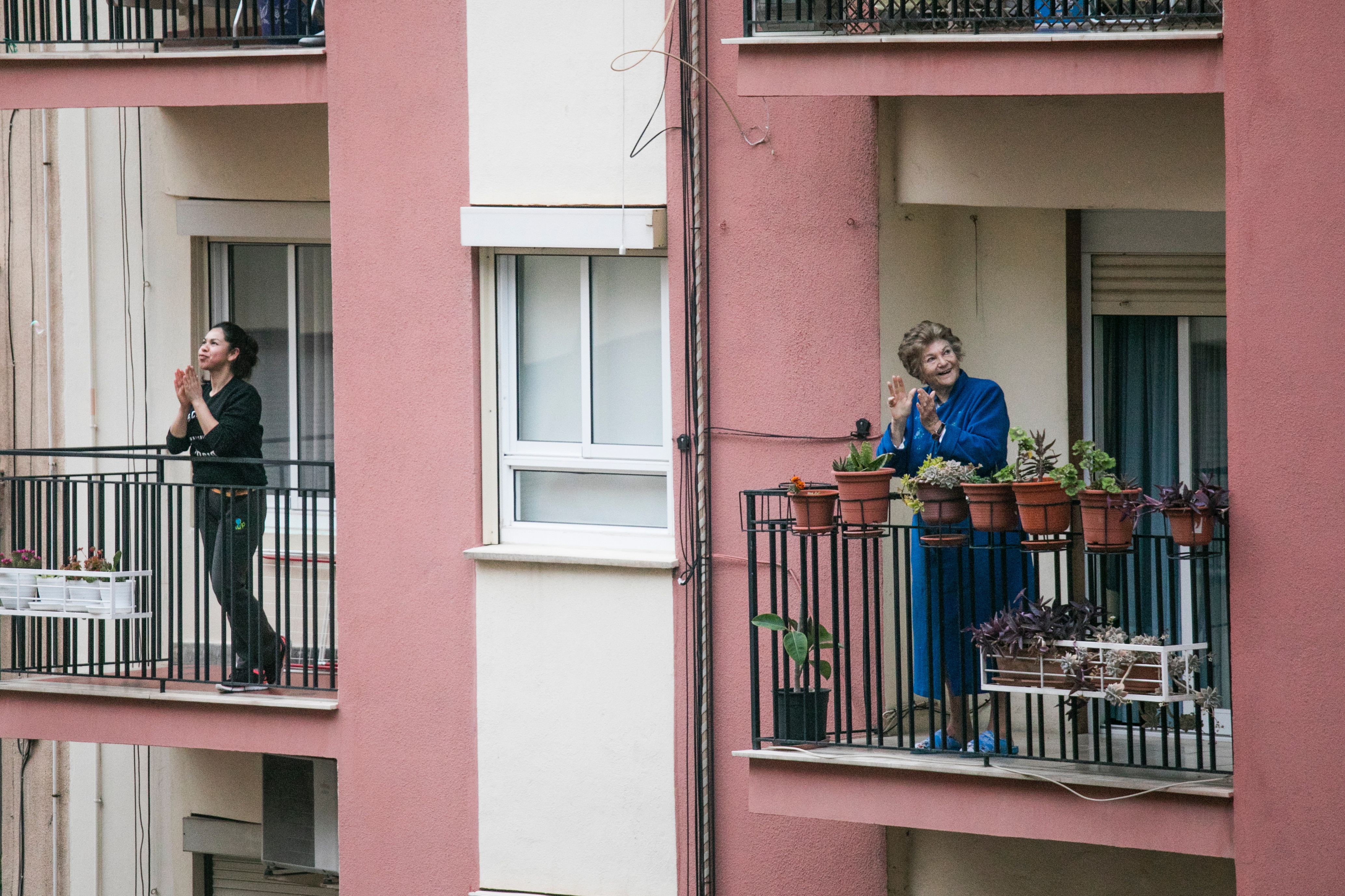 Kwarantanna to koszmar? Sprawdzamy, czy są takie, na które trafia się z przyjemnością