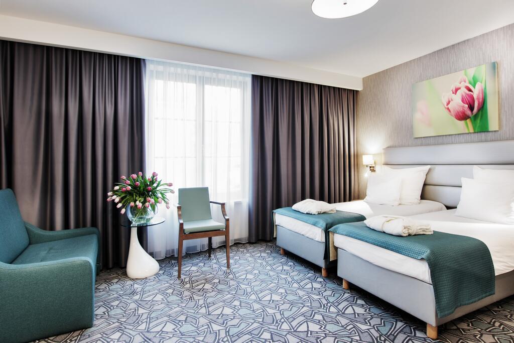 golden tulip kraków