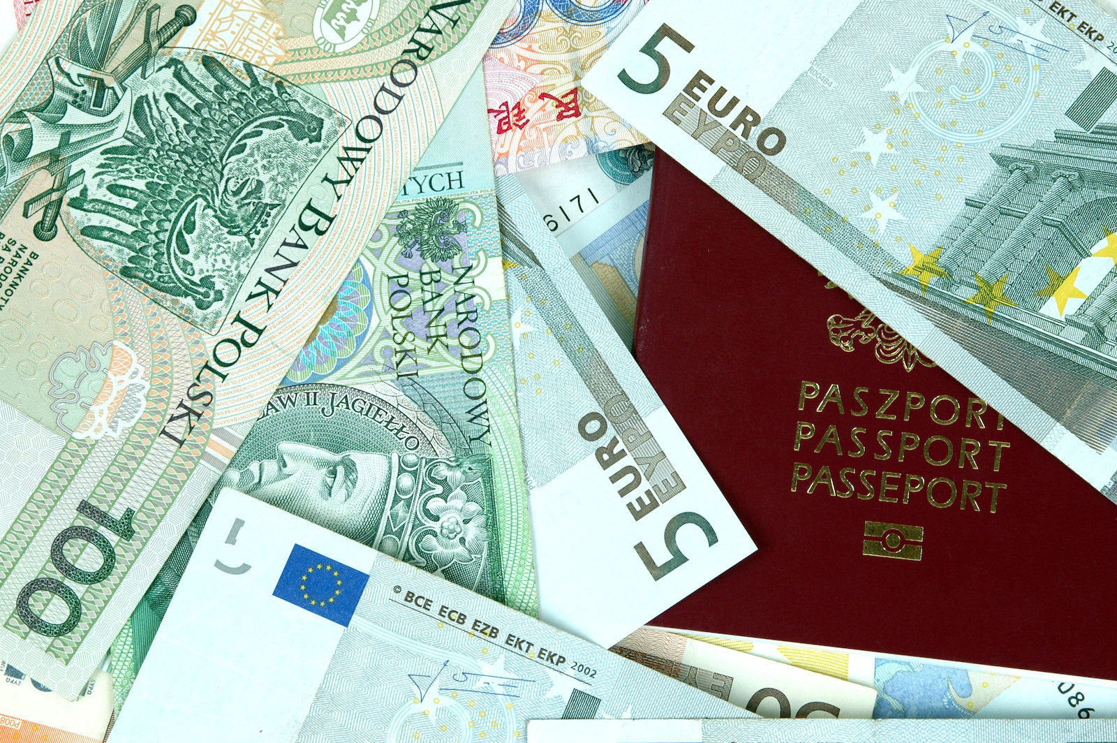 Świetna okazja! Nawet 300 PLN premii za założenie konta osobistego w banku