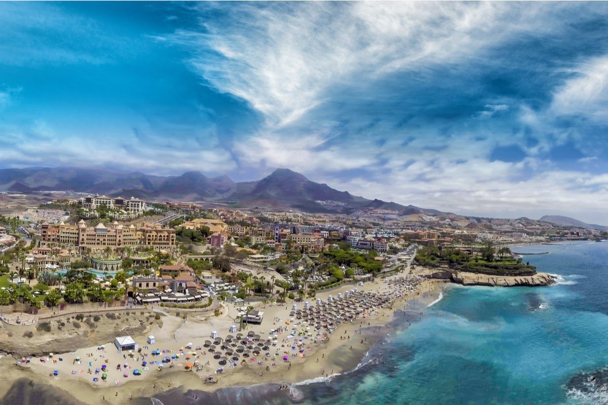 Przywitajcie wakacje na Teneryfie: 7 dni za 770 PLN! Loty z Warszawy i noclegi w 4* hotelu blisko plaży