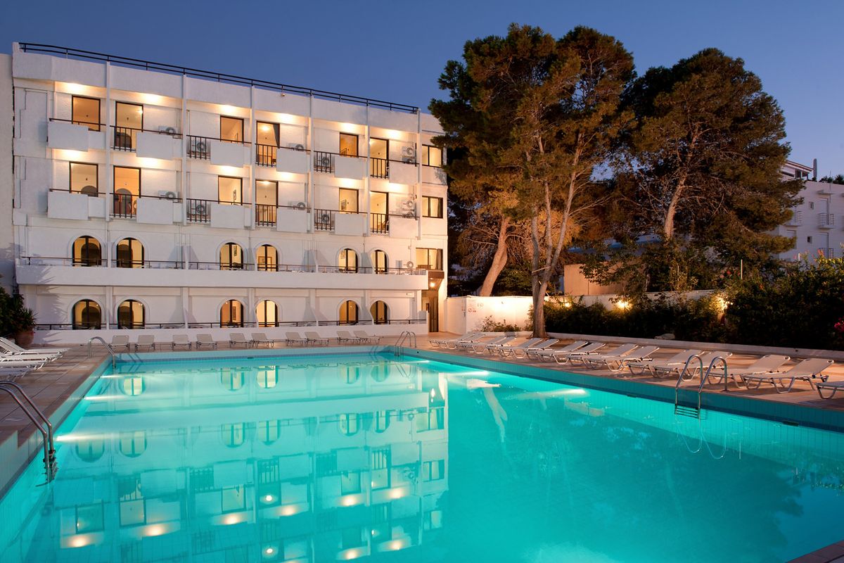 Wiosenna wycieczka na Kretę: tydzień w 4* hotelu z all inclusive (w maju) za 1369 PLN. Wylot z Warszawy