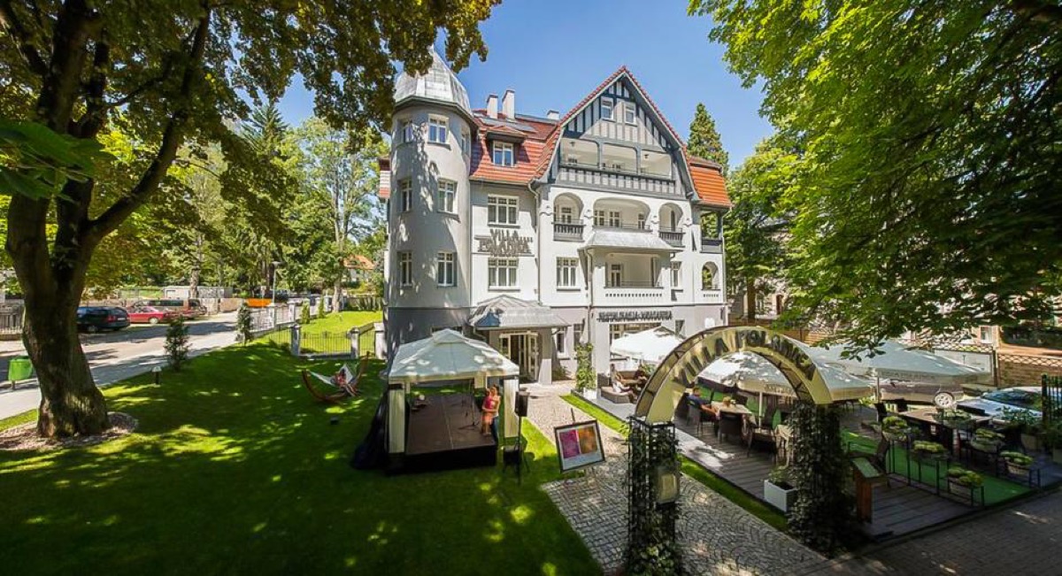 Maj i czerwiec w Sudetach: noclegi z wyżywieniem w 4* hotelu w zabytkowej rezydencji za 299 PLN/pokój