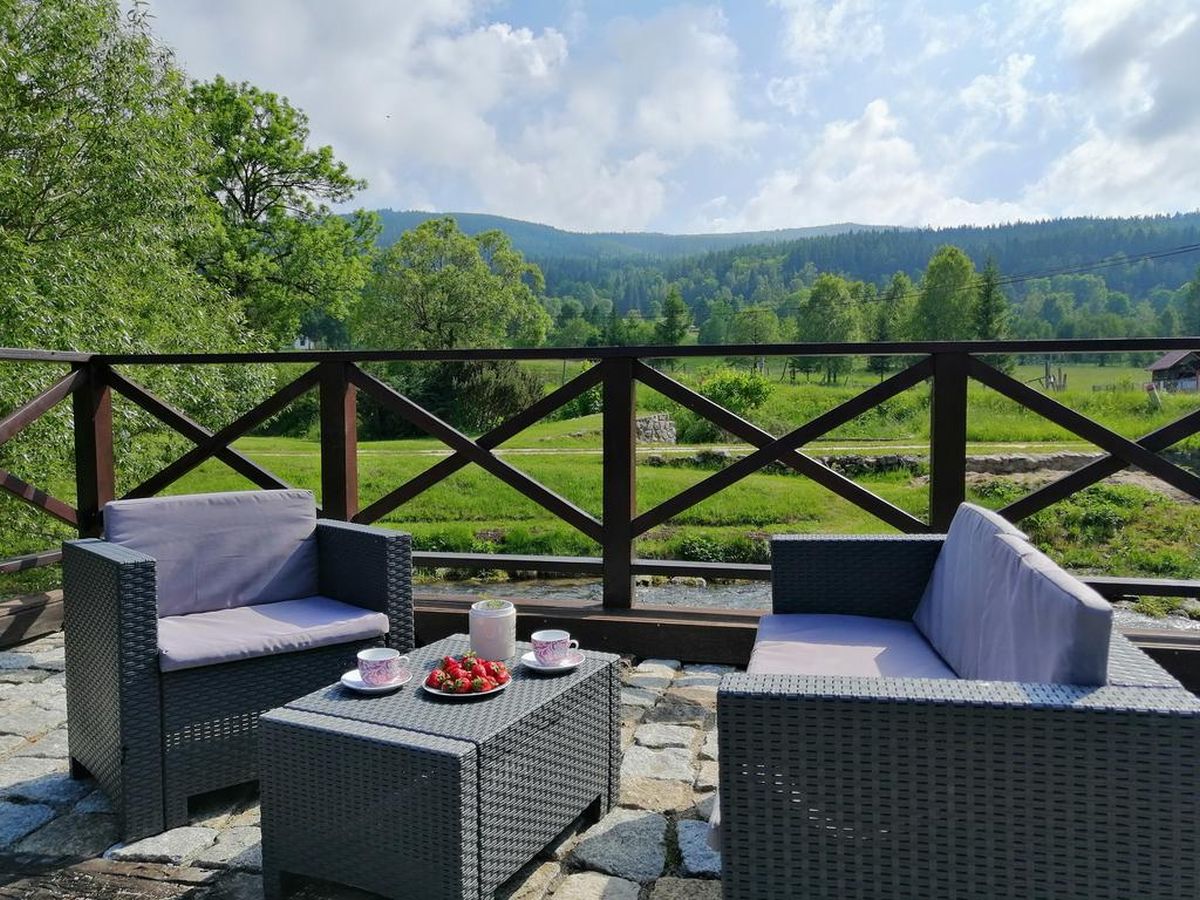 Czerwcowe noclegi w górskich klimatach: zakwaterowanie w Beskidach oraz w Kotlinie Kłodzkiej od 81 PLN/pokój