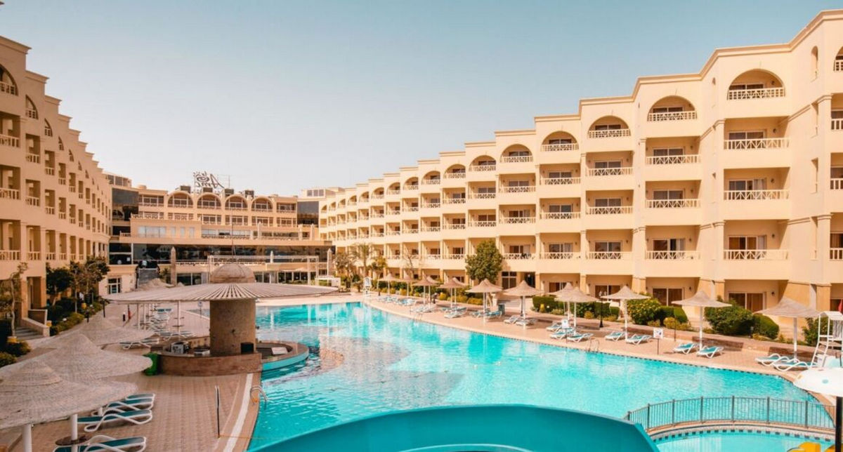 Wakacyjne (lipiec) all inclusive w Egipcie: tygodniowe wczasy w 5* hotelu w Hurghadzie za 1455 PLN. Wylot z 3 miast