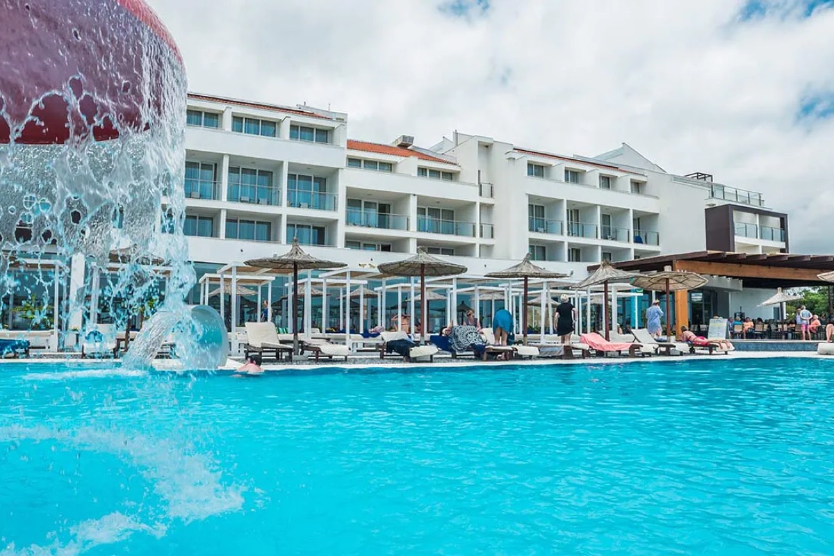 Last minute w Czarnogórze: all inclusive w 4* hotelu przy plaży za 1404 PLN. Wylot z Katowic