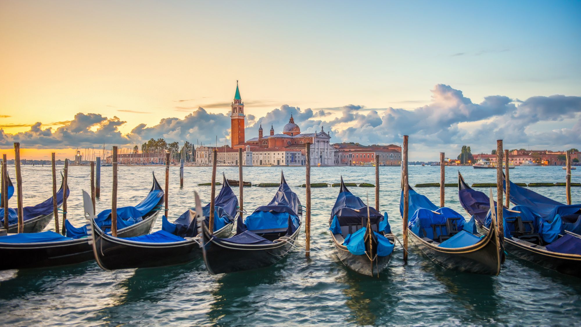 Mikołajki w Wenecji za 875 PLN. Loty z Warszawy + hotel w zabytkowym centrum