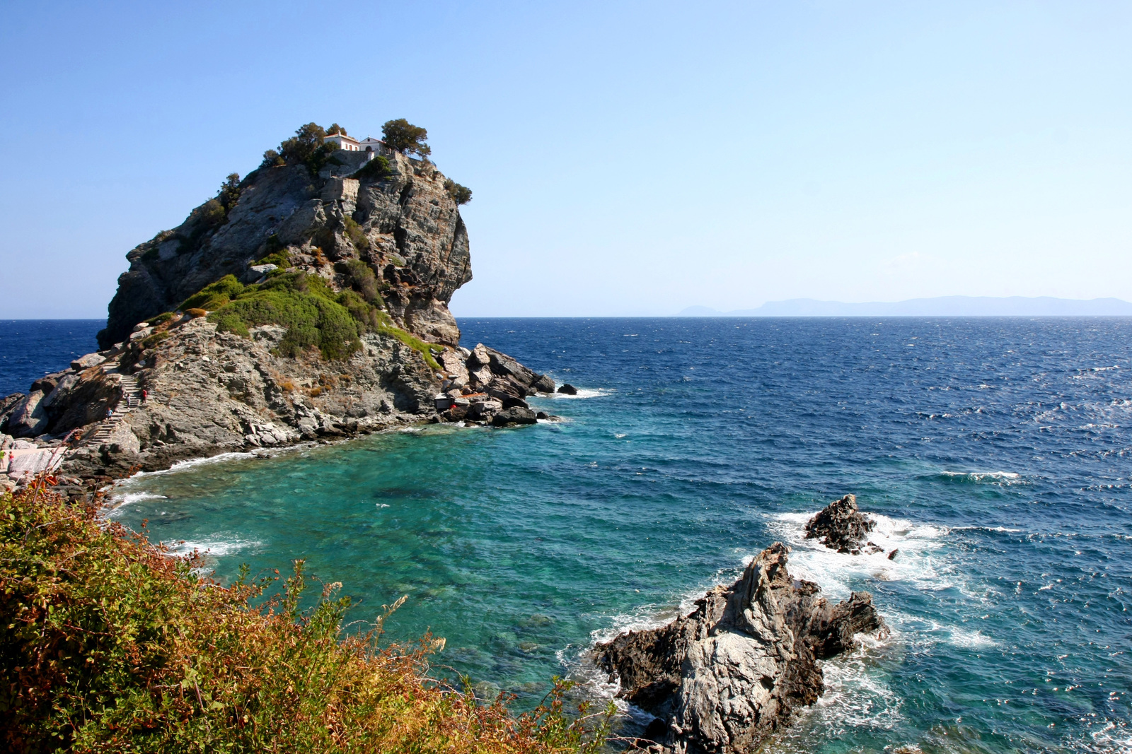 Śladami „Mamma Mia”! Wakacje na greckiej wyspie Skopelos: all inclusive soft w hotelu blisko plaży za 2115 PLN. Wylot z Warszawy