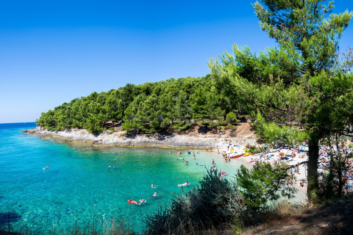 Chorwackie plaże czekają! Loty z Poznania i noclegi w apartamencie w Puli, całość za 1315 PLN