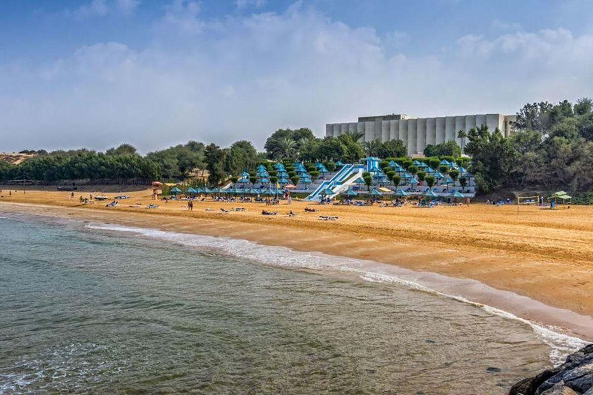 All inclusive w Zjednoczonych Emiratach Arabskich od 2729 PLN. Wakacyjne loty z Krakowa + noclegi w 4* hotelu przy plaży