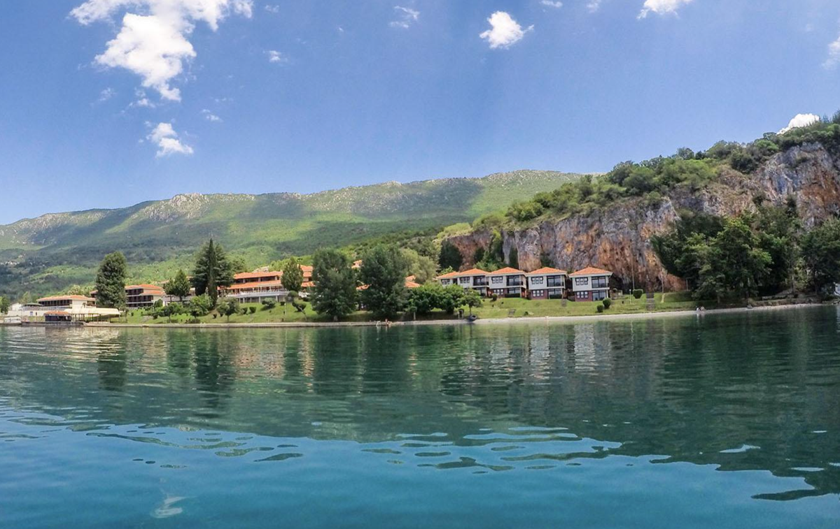 Wakacje nad Jeziorem Ochrydzkim: 7 dni z wyżywieniem w 3* hotelu za 1979 PLN. Wylot z Katowic