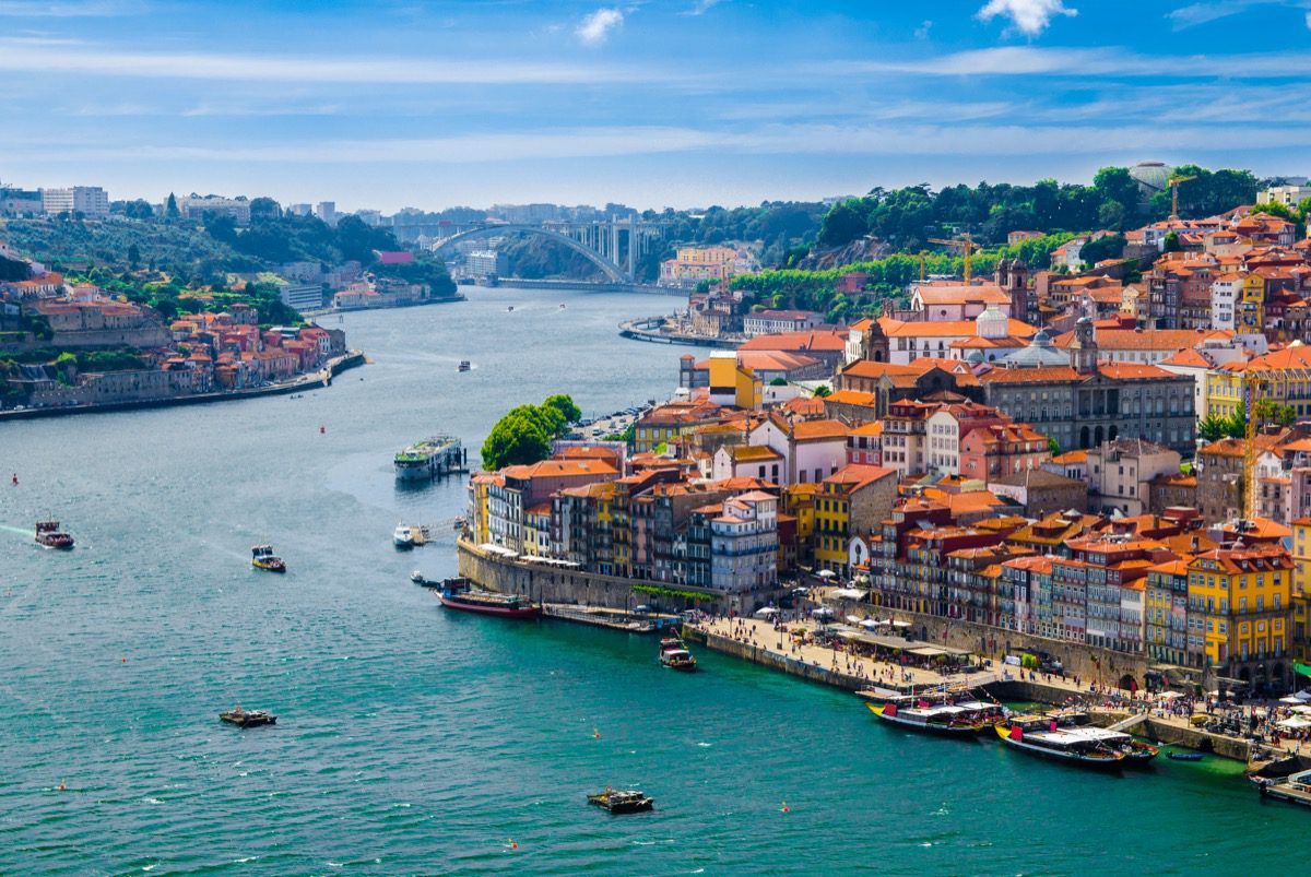 Przedłużony weekend w Porto za 579 PLN. Loty z Warszawy i noclegi w centrum