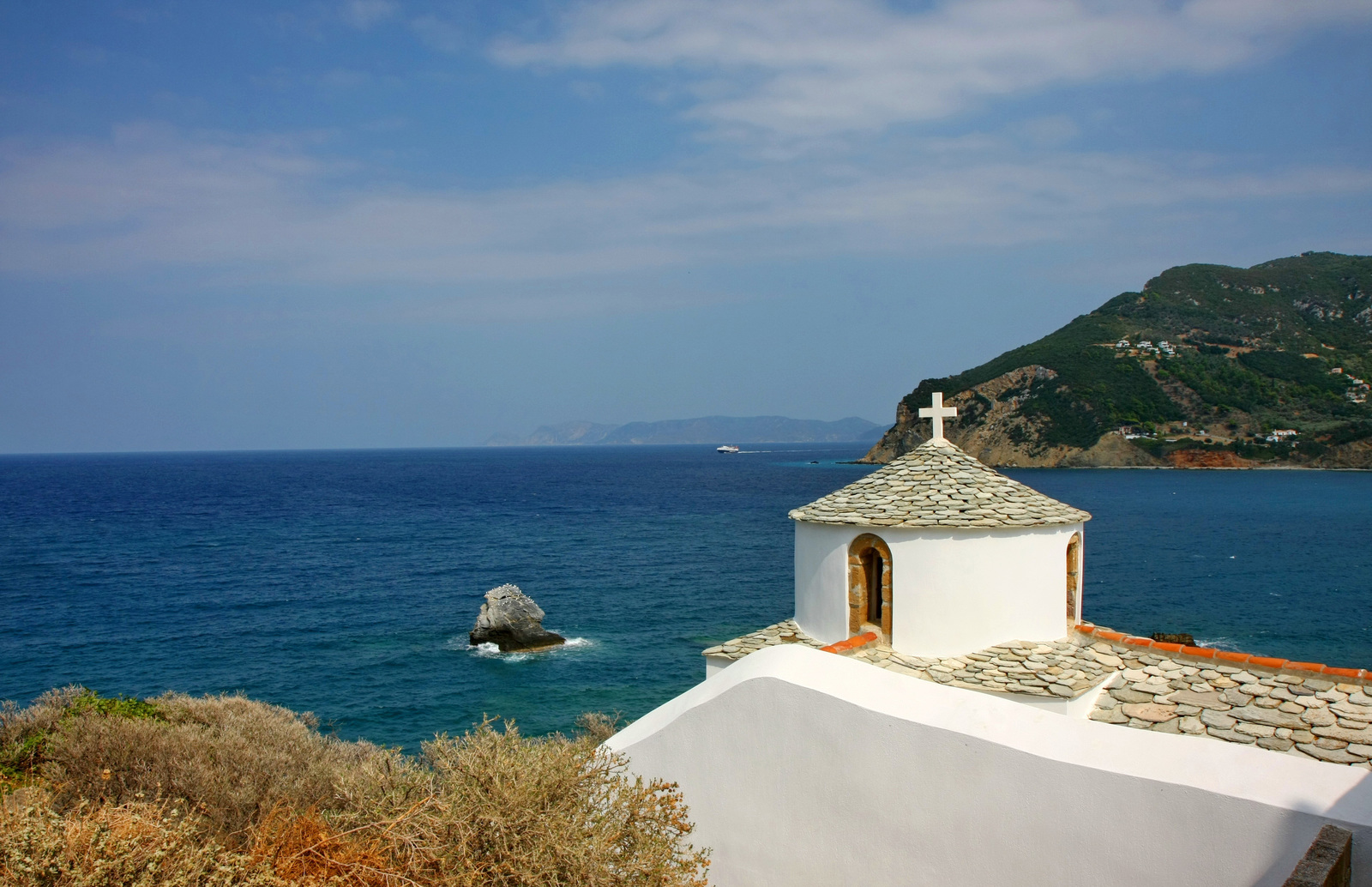 Lato na greckiej wyspie Skopelos: all inclusive soft w hotelu blisko plaży za 1865 PLN. Wylot z Warszawy