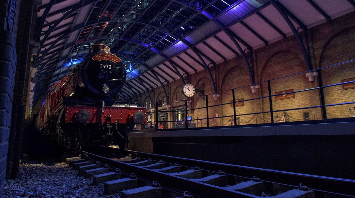 Rozpocznijcie rok szkolny w Hogwarcie! Wycieczka do Londynu za 455 PLN (loty z Krakowa + wejściówka do Warner Bros. Studio Tour)