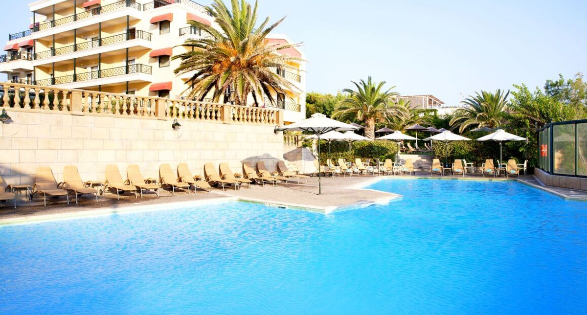 Zakończenie wakacji w Grecji: tydzień w 4* hotelu Ramada Attica Riviera z all inclusive od 2259 PLN. Wyloty z Katowic i Warszawy