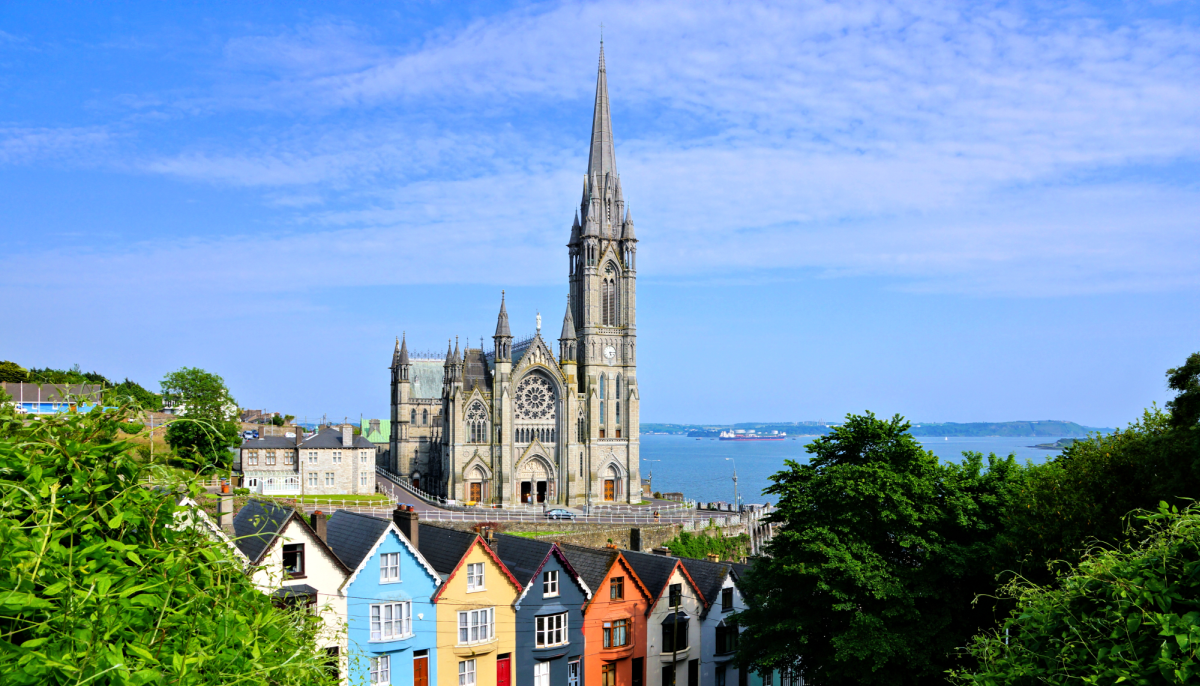 Mikołajki w Irlandii: zatrzymajcie się w zabytkowym zamku w Cork! Loty z Gdańska + 3 noclegi za 1182 PLN