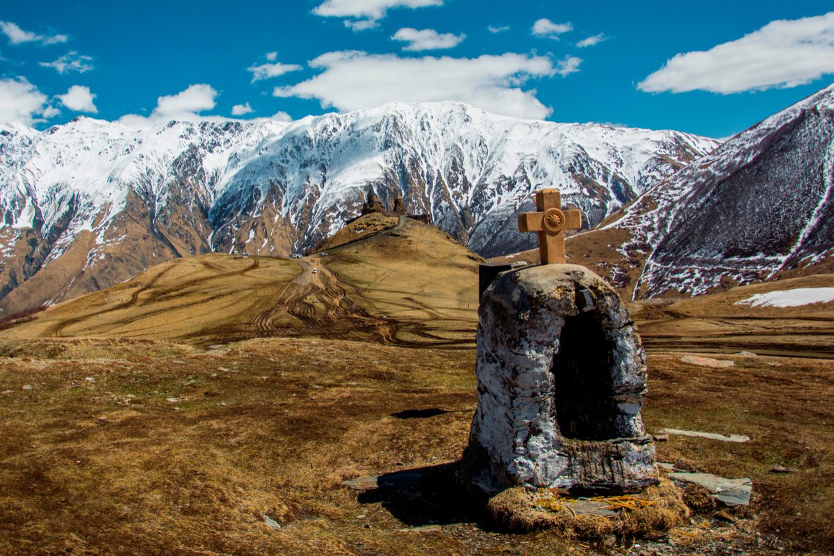 Odwiedźcie klasztor Cminda Sameba: wycieczka na Kaukaz za 272 PLN! Loty z Gdańska, noclegi i przejazdy