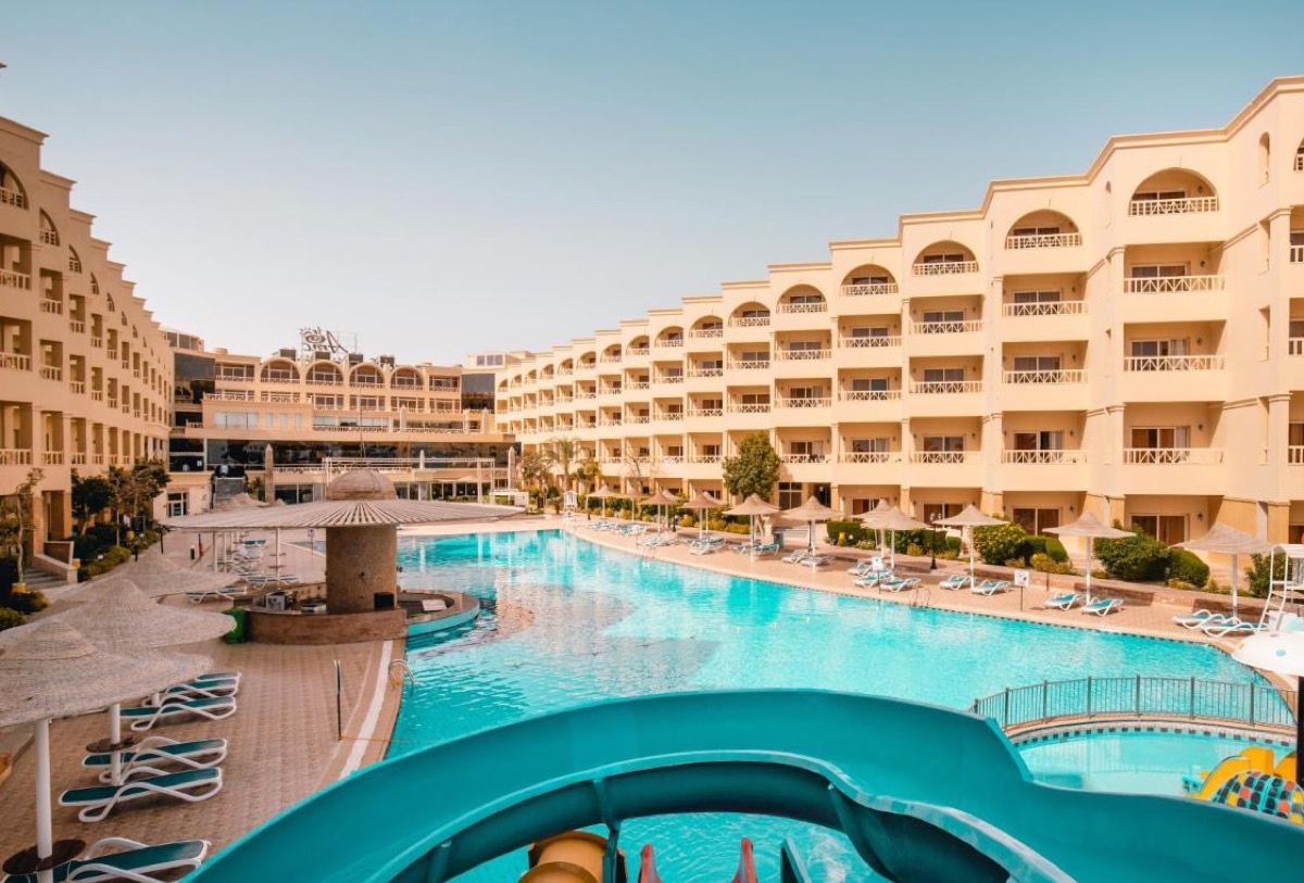 Lato w Egipcie: all inclusive w 5* AMC Royal Resort od 1953 PLN. Wylot z trzech miast