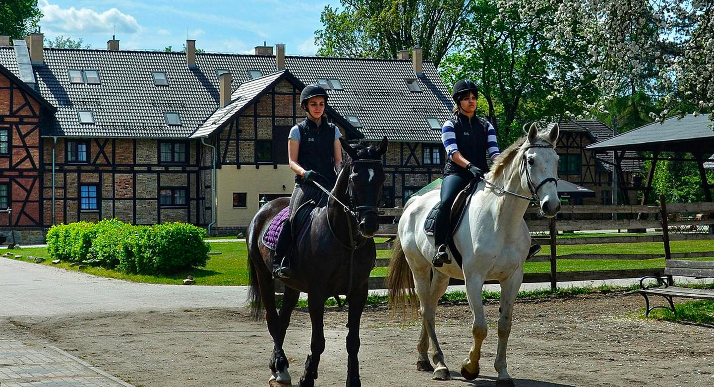 Urlop w zabytkowym Folwarku Książęcym na Dolnym Śląsku: noclegi z wyżywieniem za 159 PLN/pokój