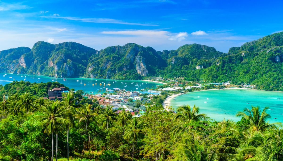 Ferie zimowe na Phuket za 2934 PLN. Loty Qatar Airways z Warszawy i noclegi w 5* hotelu