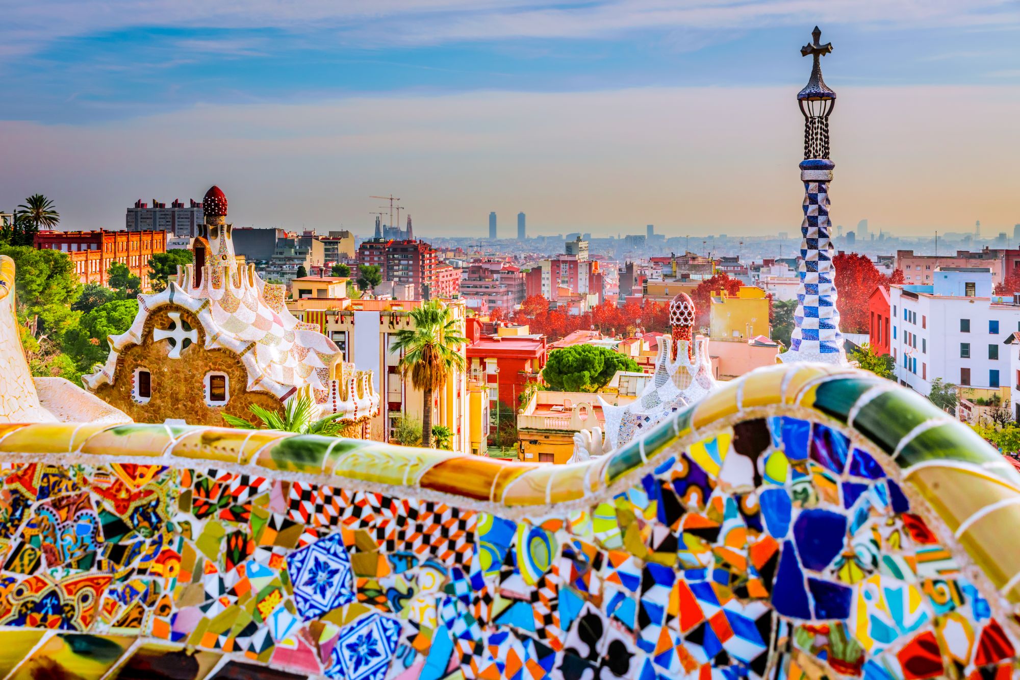 Przedłużony weekend w Barcelonie za 541 PLN. Loty z Warszawy i noclegi w 4* hotelu Mercure