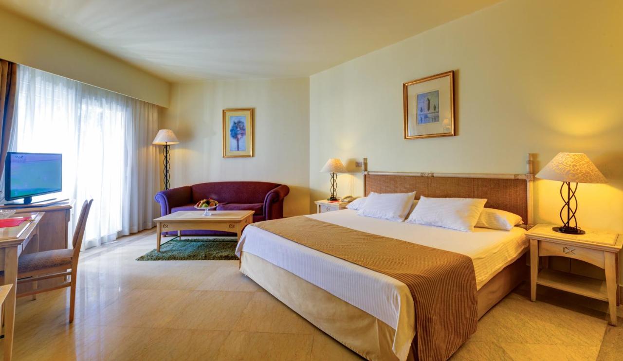 Oriental Resort Aurora