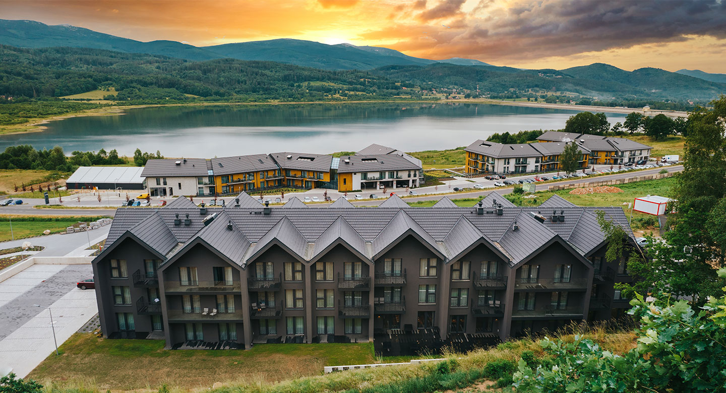 Lake Hill Apartments