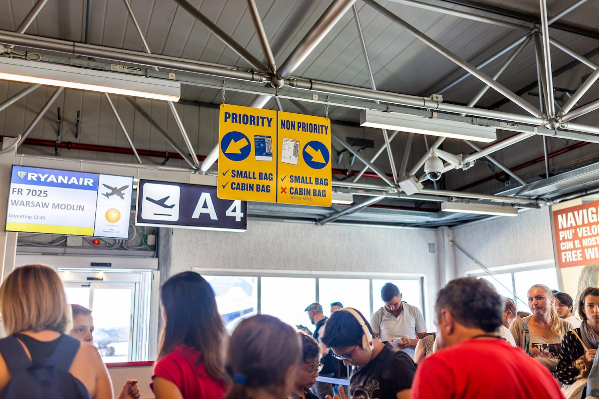 Pasażerki nie wpuszczono na pokład Ryanaira, bo nie miała testu na COVID. Choć… wcale nie był wymagany!