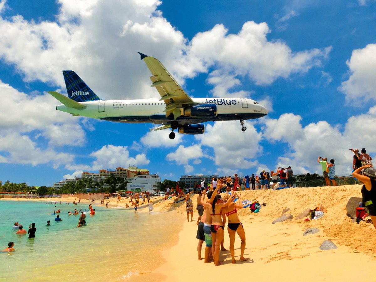 Tydzień na Karaibach za 3978 PLN. Loty do Sint Maarten z Warszawy + noclegi przy plaży
