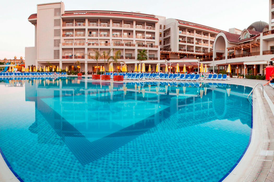 Last minute w Turcji: all inclusive w 5* hotelu od 1377 PLN. Wylot z 5 miast