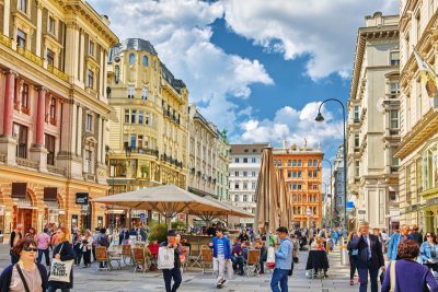 3 kraje UE przywracają restrykcje dla niezaszczepionych! Bez certyfikatu nie ma po co wychodzić z domu