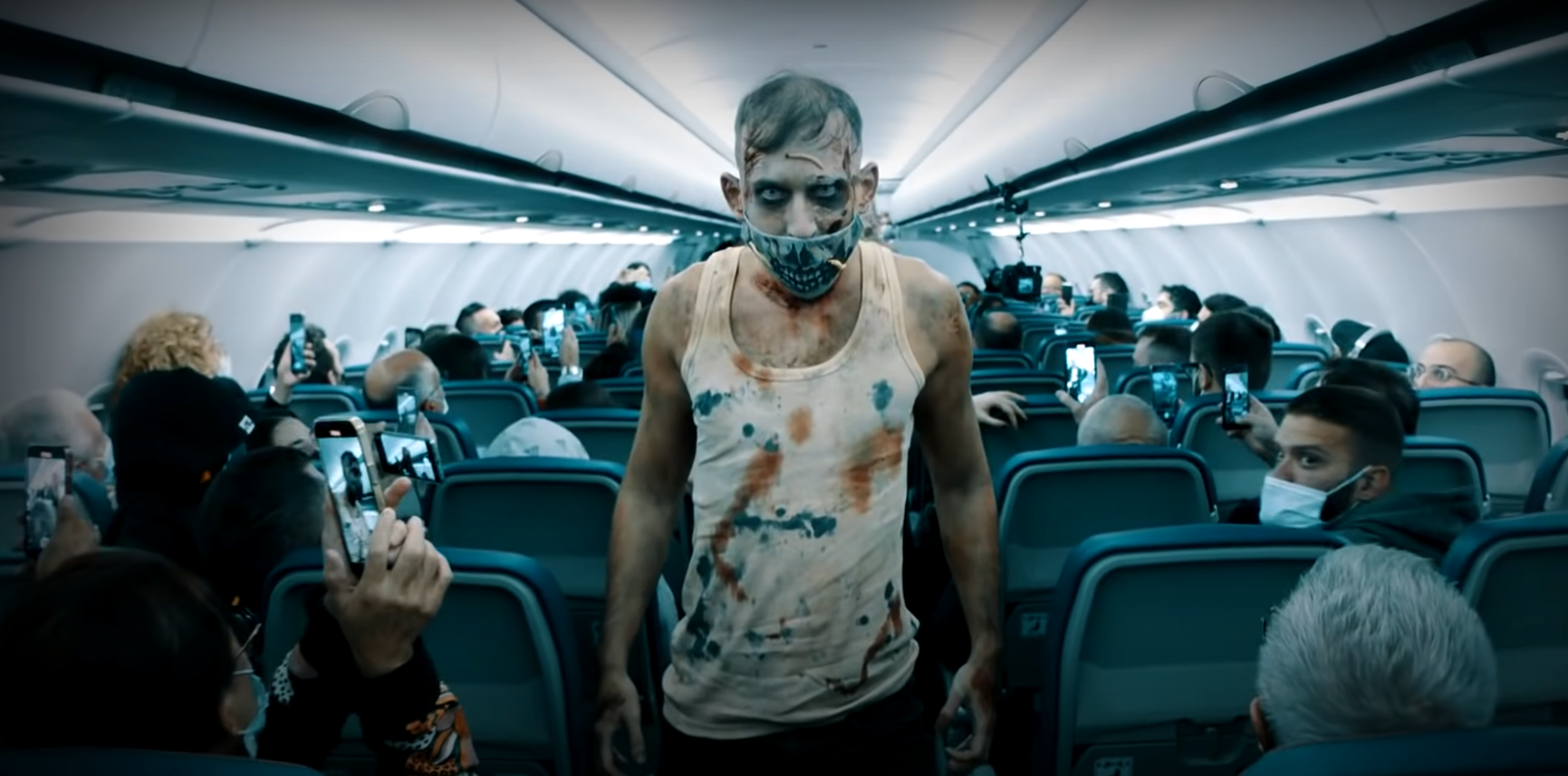 Nietypowi pasażerowie w samolocie Wizz Aira. Na pokładzie pojawiły się zombie