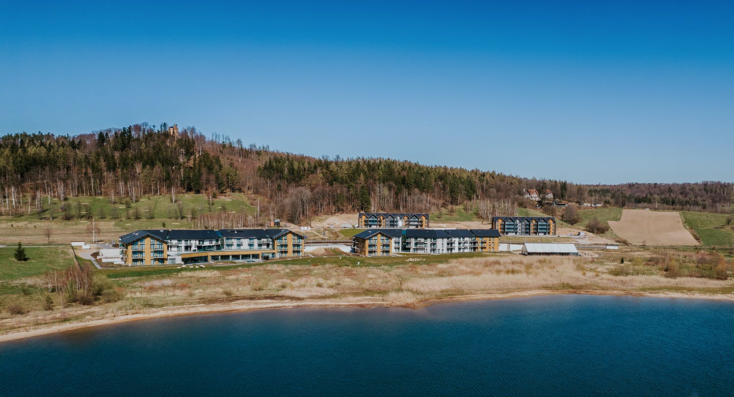 Karkonosze: noclegi w Lake Hill Apartments nad jeziorem od 185 PLN/noc