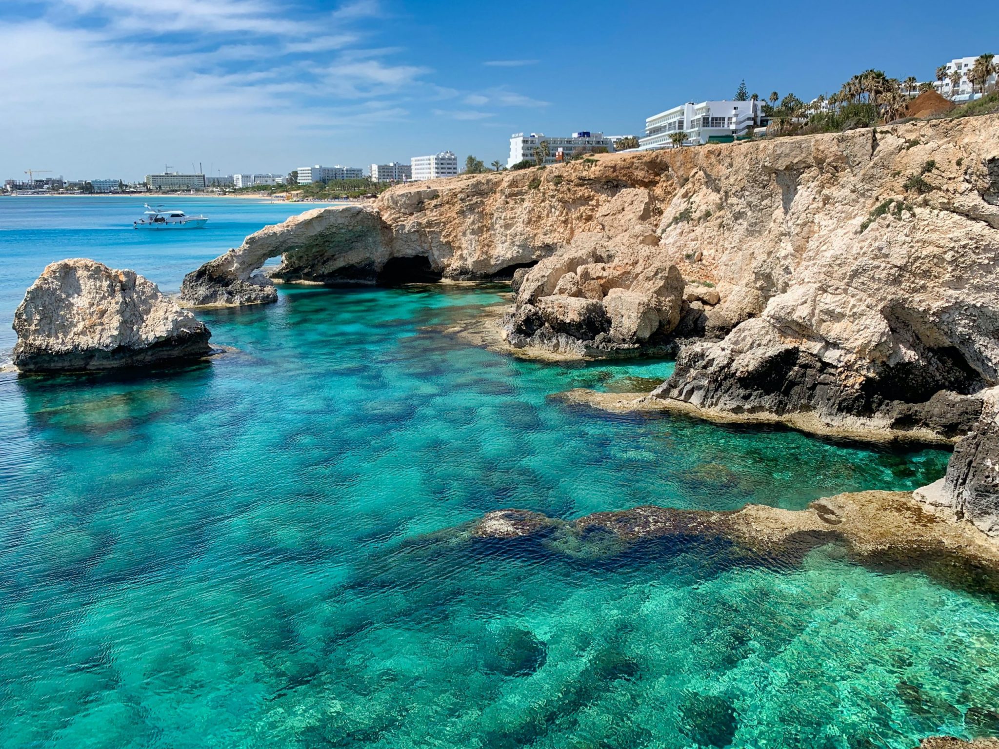 Urlop na Cyprze za 625 PLN. Loty z Warszawy do Pafos + 7 nocy w hotelu