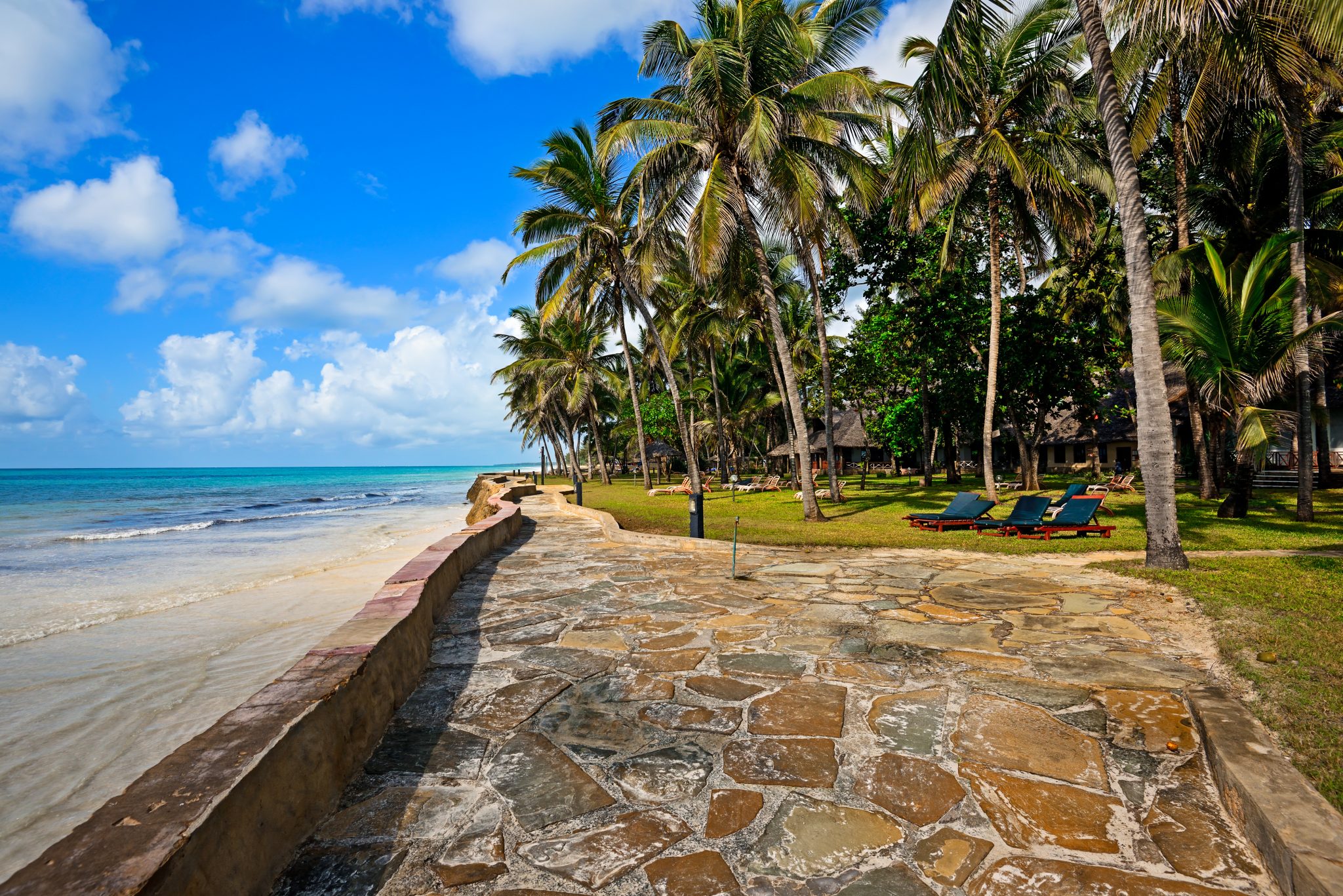 Kenia last minute za 2662 PLN: czarterowe loty do Mombasy z Katowic + hotel ze śniadaniami