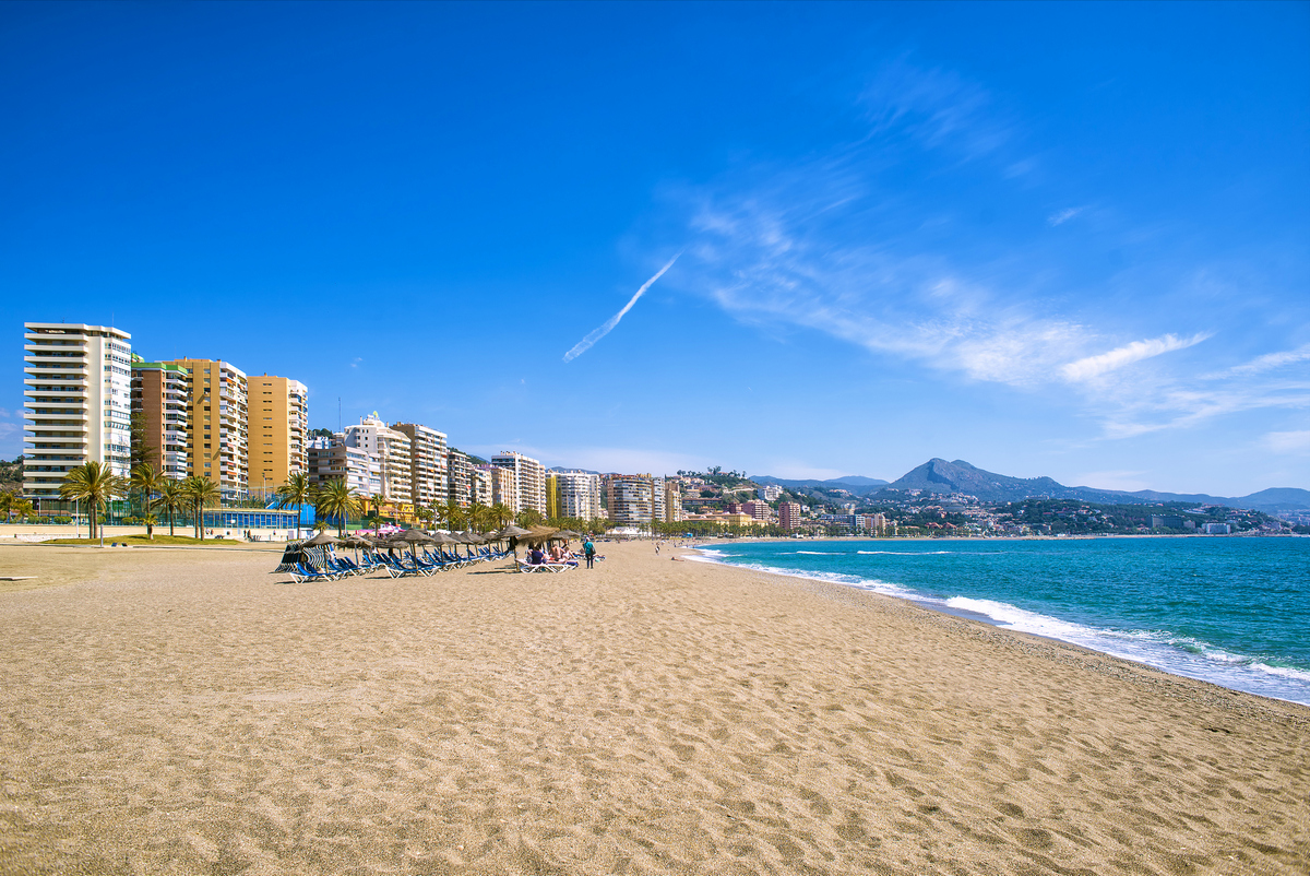 Słoneczna Andaluzja latem 🌤️👙⛱️ Kilkudniowy pobyt w hotelu blisko plaży za 1182 PLN 👣🌊