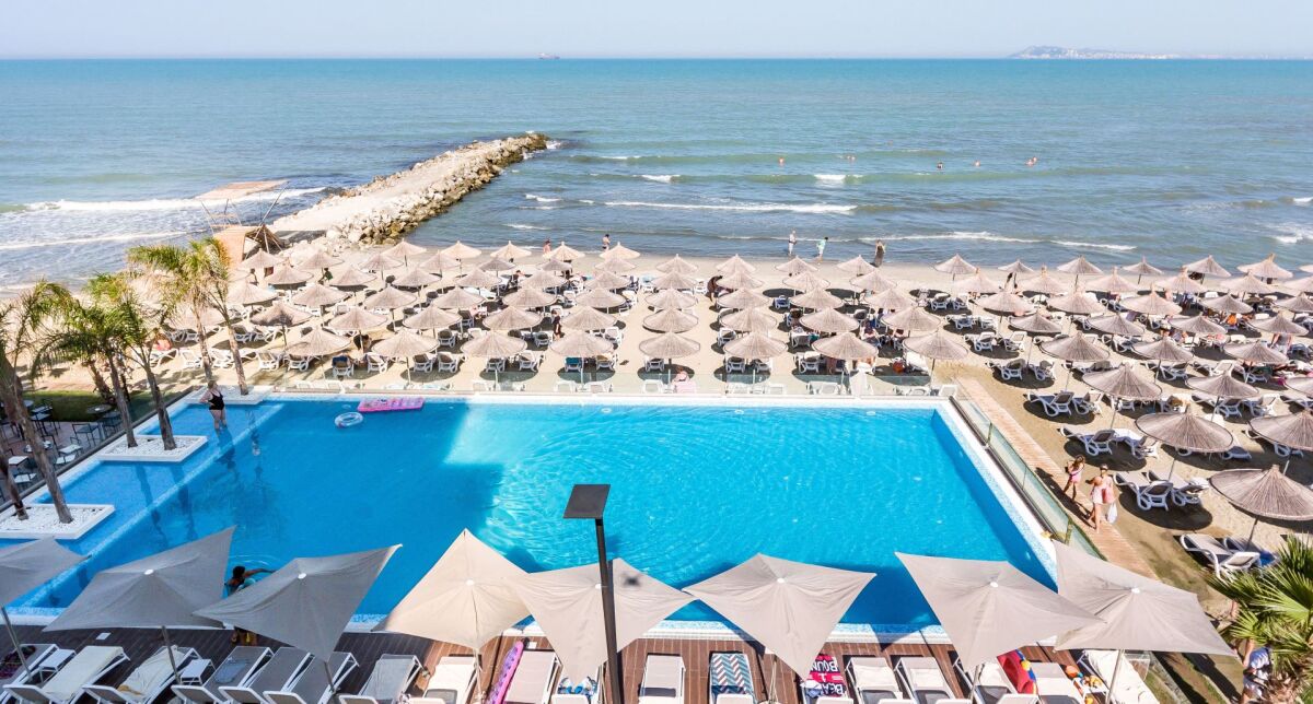 Tygodniowe all inclusive w 5* hotelu w Albanii od 1838 PLN. Wyloty z Katowic oraz Warszawy